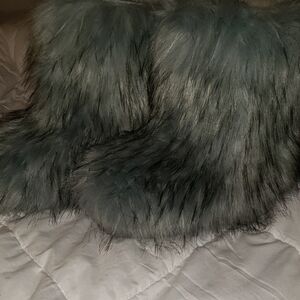 BearPaw Women's Ankle Boots in Gray Fur